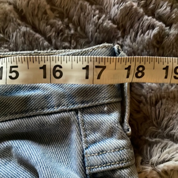 GUC ⭐️VINTAGE⭐️Venezia Jeans in Super Light Wash, Size 16 - Picture 4 of 6